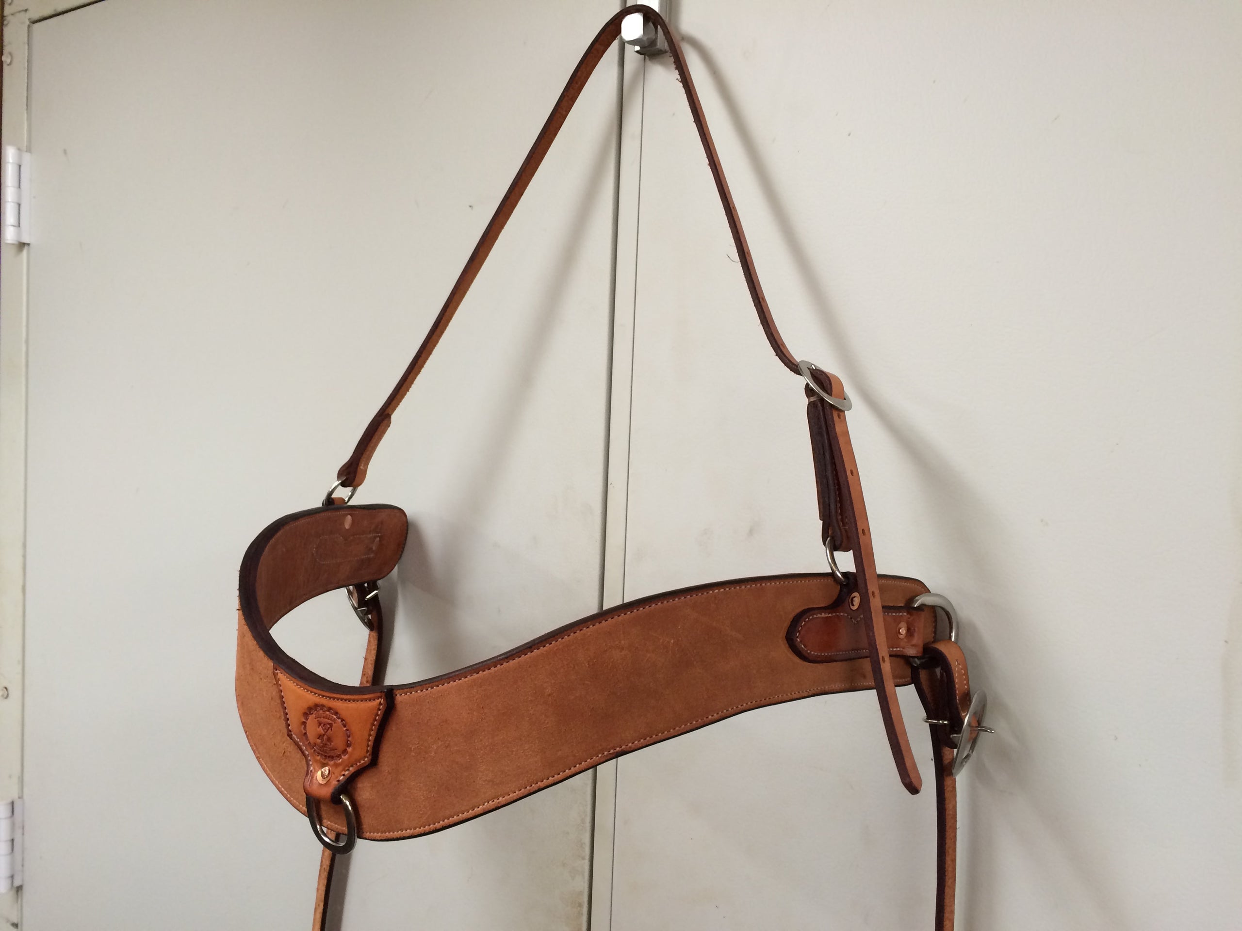 Tripping collar with neck strap My Site